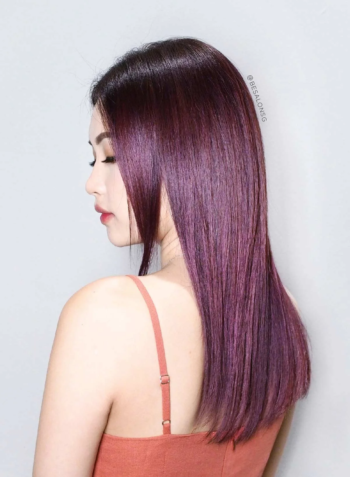 As most of his customers are working professionals, he is highly-experienced in designing colours and incorporating colouring techniques that are office-appropriate.